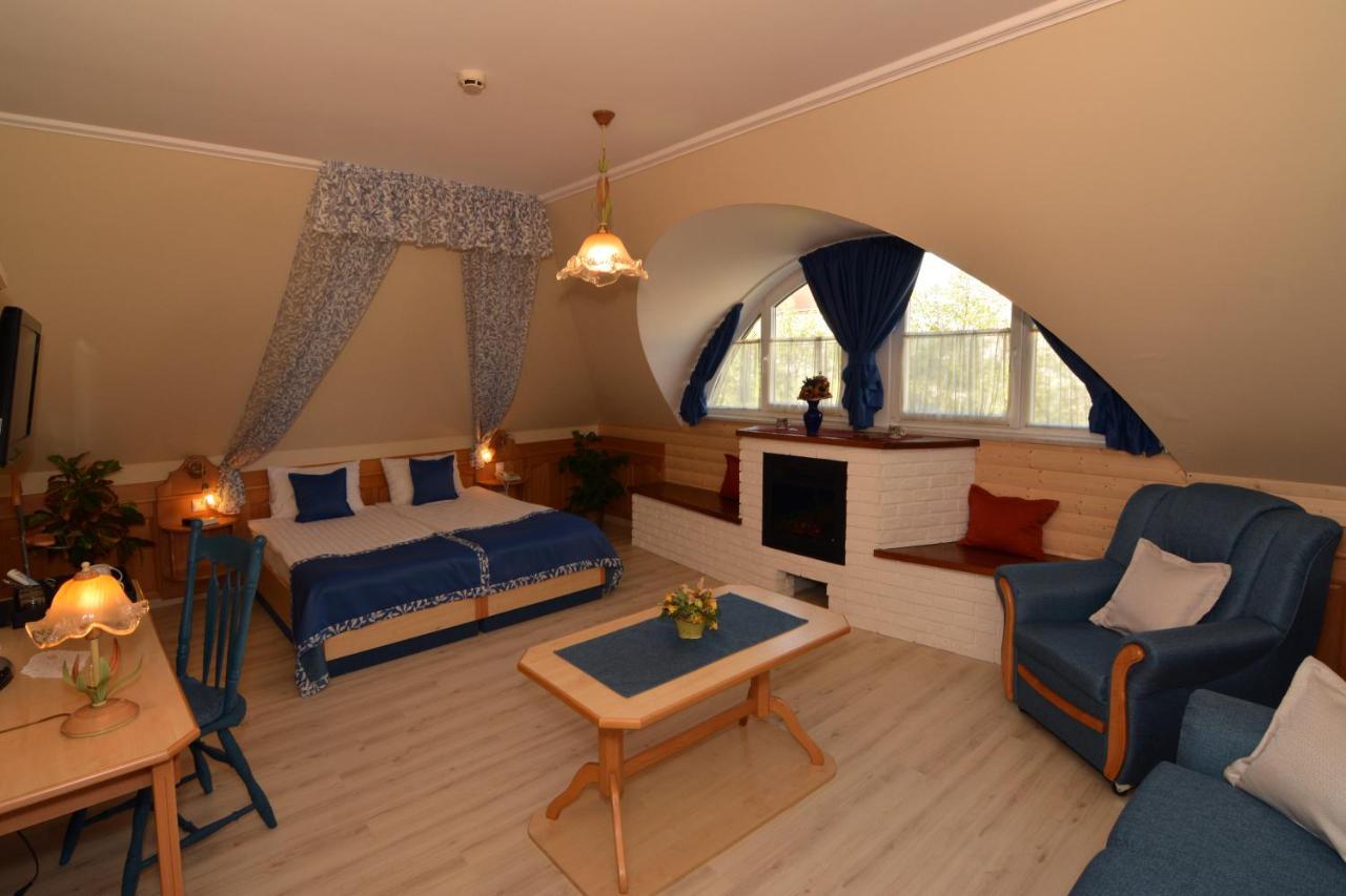 Thematic Room,933395227:JPEG